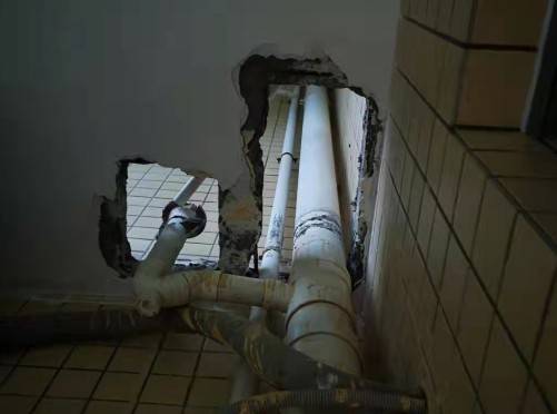 楼上装修打穿地板导致漏水，广州业主咨询漏水损失赔偿鉴定